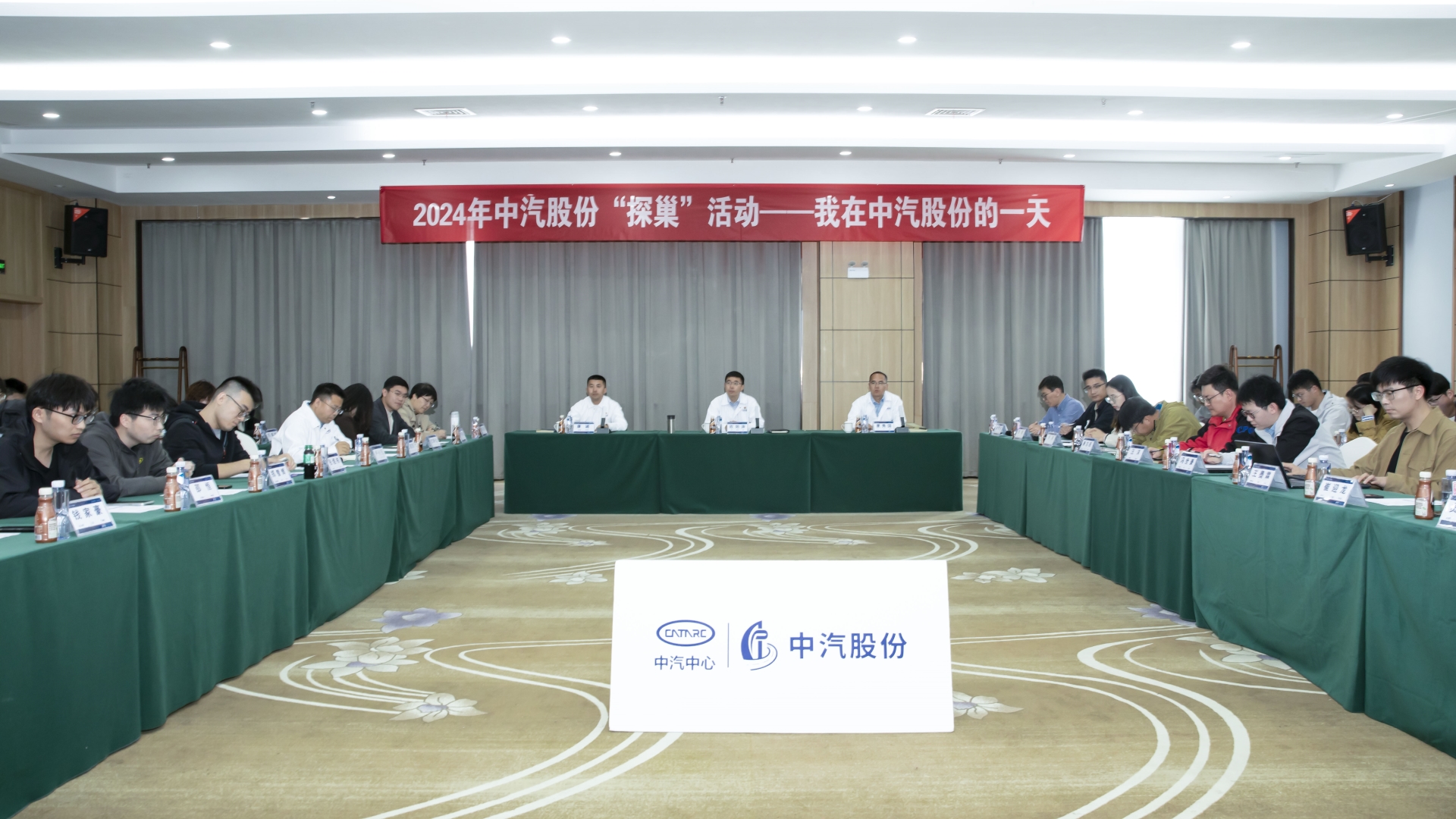 正面領導.jpg